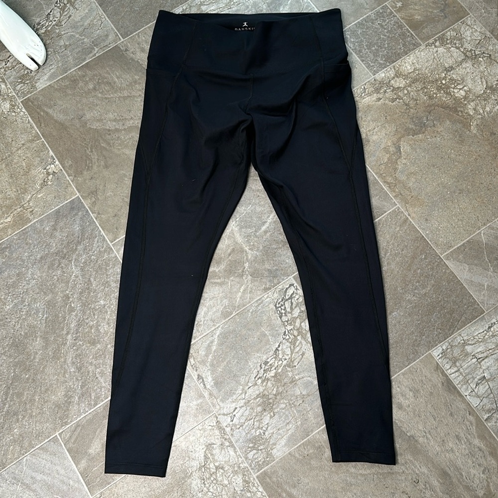 Danskin  XL NWOT black inseam 28 inches 83% recycled polyester 17% spandex